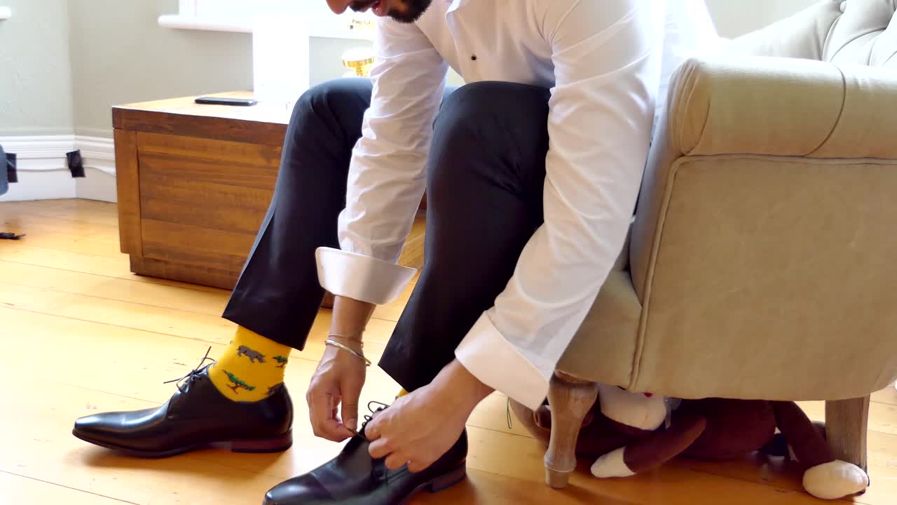 tiro de trajes de boda, corbata, calcetines, zapatos - relojes para el novio - novio hombres