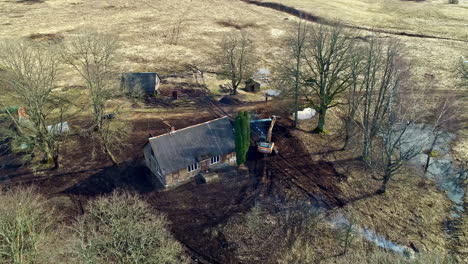 Wiederaufbau-Von-Haus-Und-Garten-Nach-Dem-Krieg