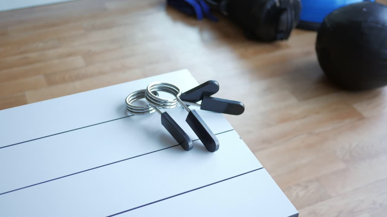 equipos y accesorios de gimnasio