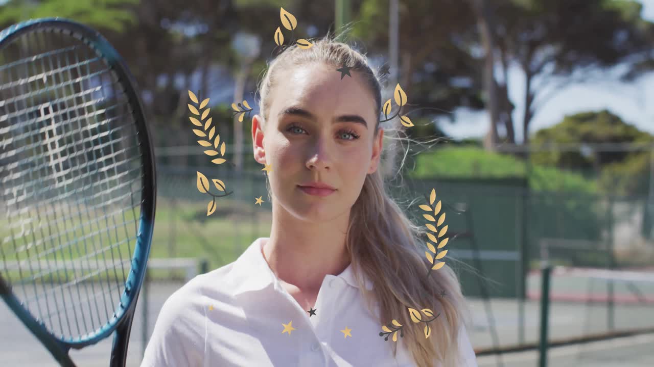 Naispuolinen tennispelaaja reagoi kultaisiin lehtiin ja tähtiin, kurkottaen mailaa kohti urheilumarkkinoinnissa.