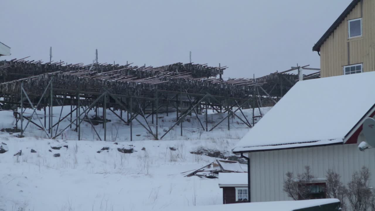 노르웨이 대구 건조기의 와이드 샷