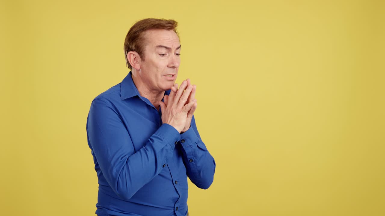 Uomo che prega e contempla