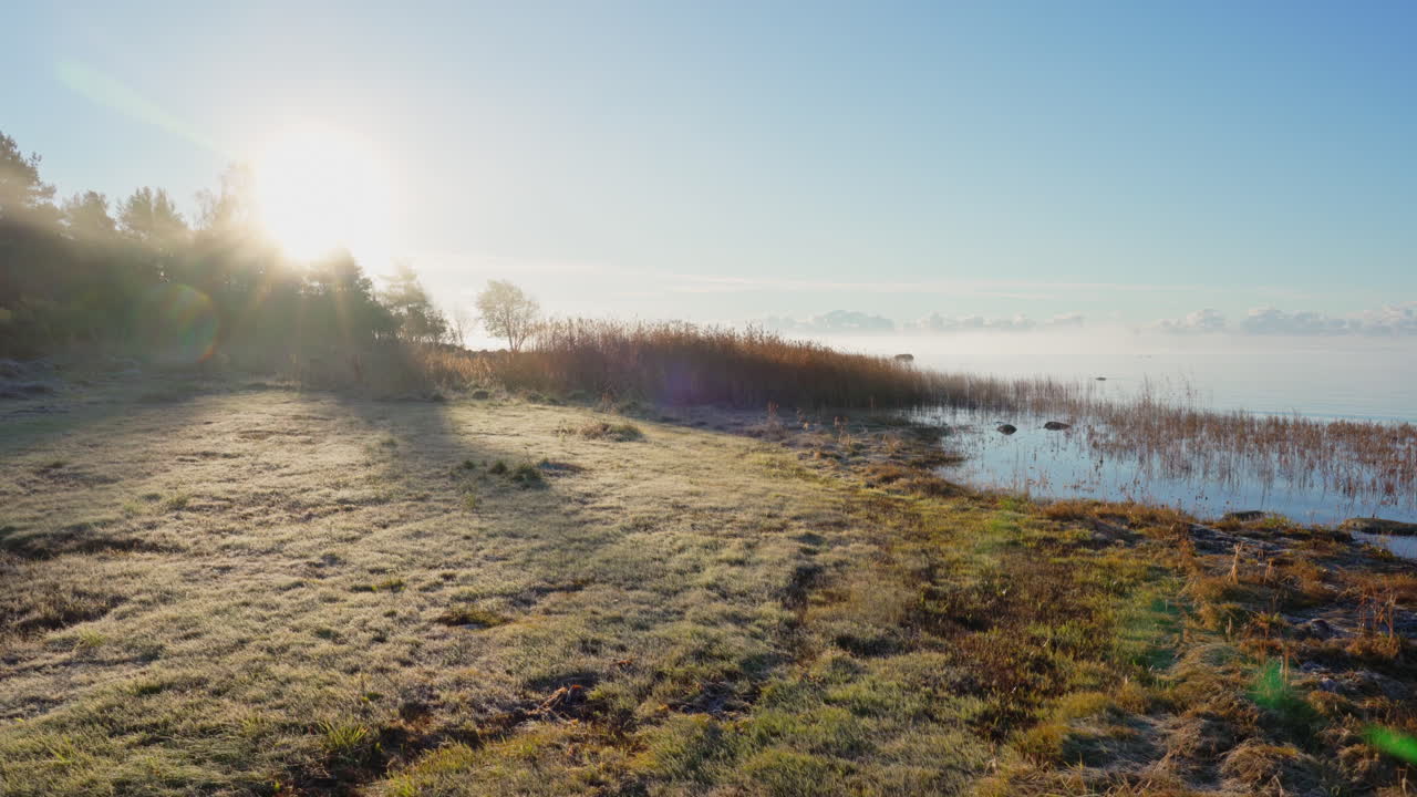 해변에서 화창한 가을 날
