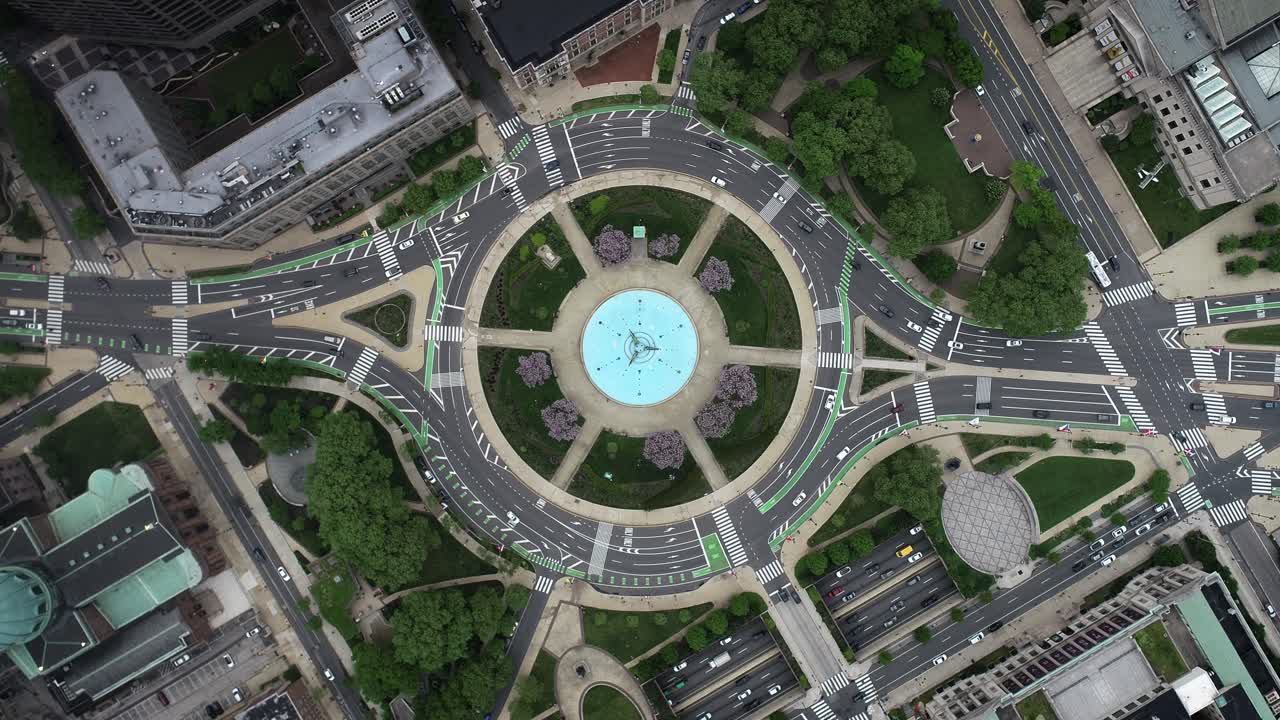 vista aérea de una rotonda de la ciudad