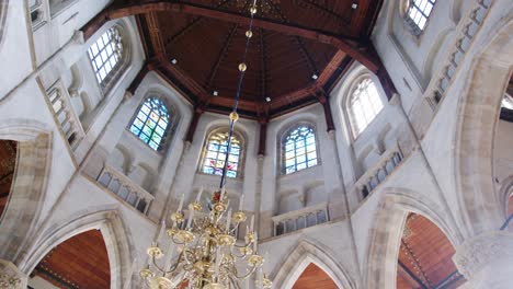 Innenwände-Mit-Buntglasfenstern-In-Laurenskerk,-Rotterdam,-Niederlande