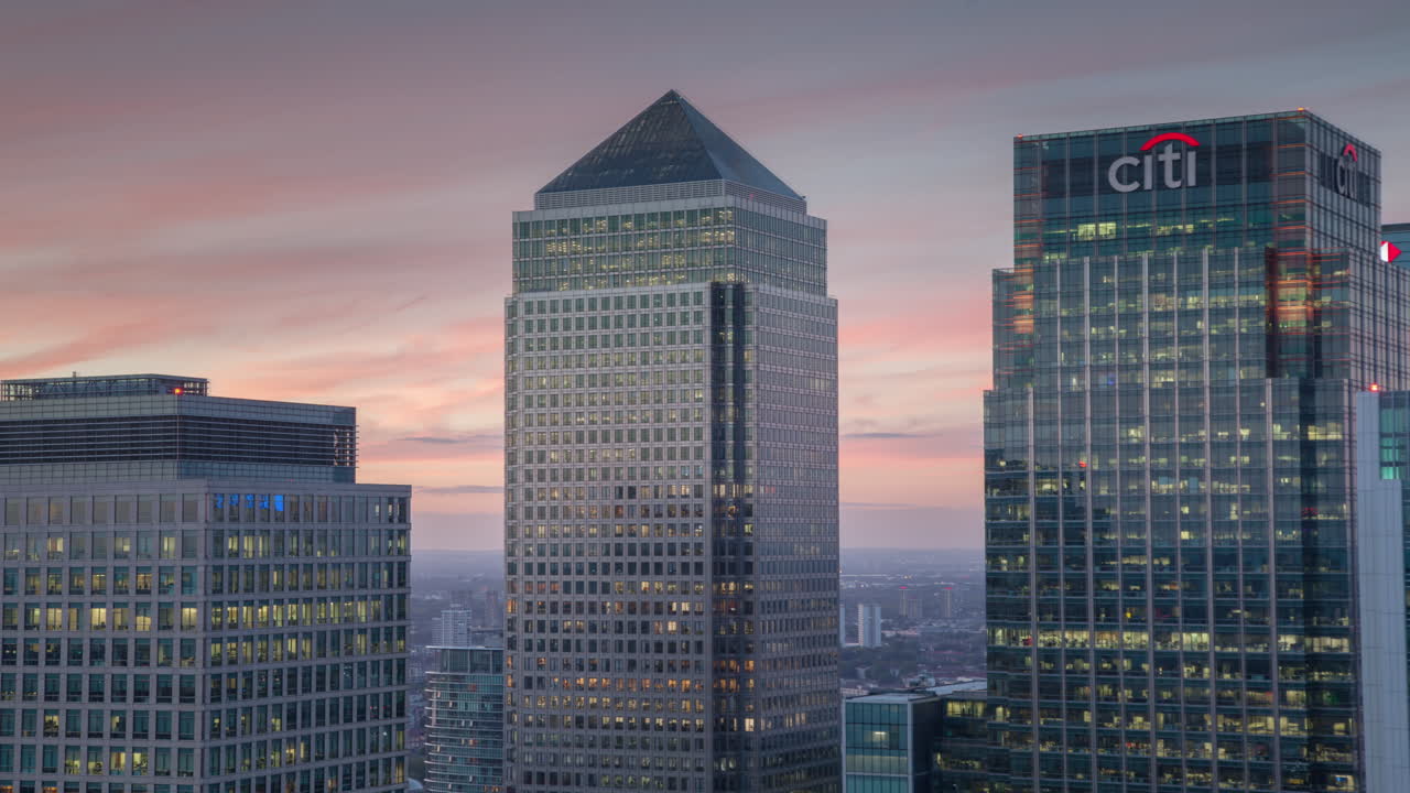 도크 랜드 고층 빌딩 일몰 4k 10