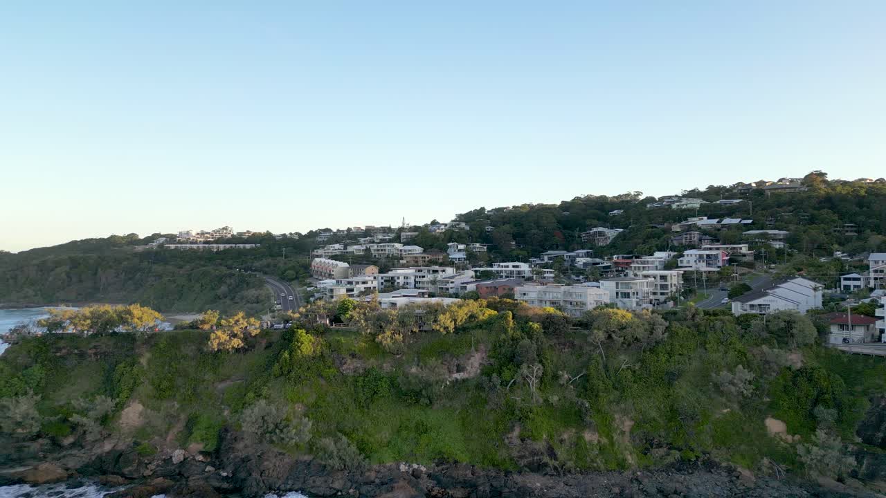 Revealing the cliff at Coolum