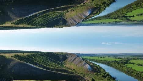 paisaje de valle invertido con reflejo del río