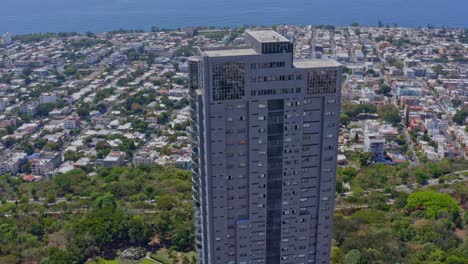 rascacielos en la avenida anacaona en la ciudad de santo domingo