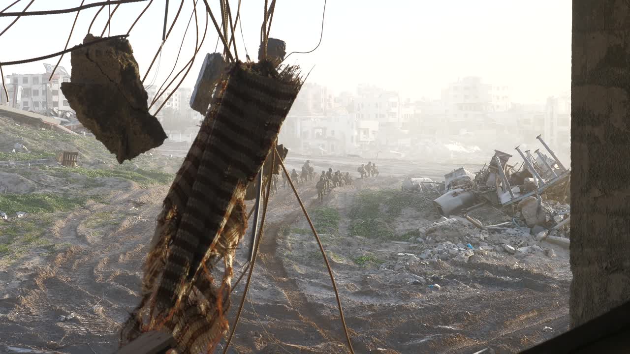 un número de soldados israelíes de las fdi se infiltraron en operaciones militares en la franja de gaza, palestina