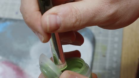 painting miniatures