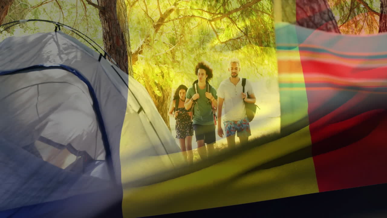 senderismo en el bosque, amigos con equipo de campamento sobre la animación de la bandera de bélgica