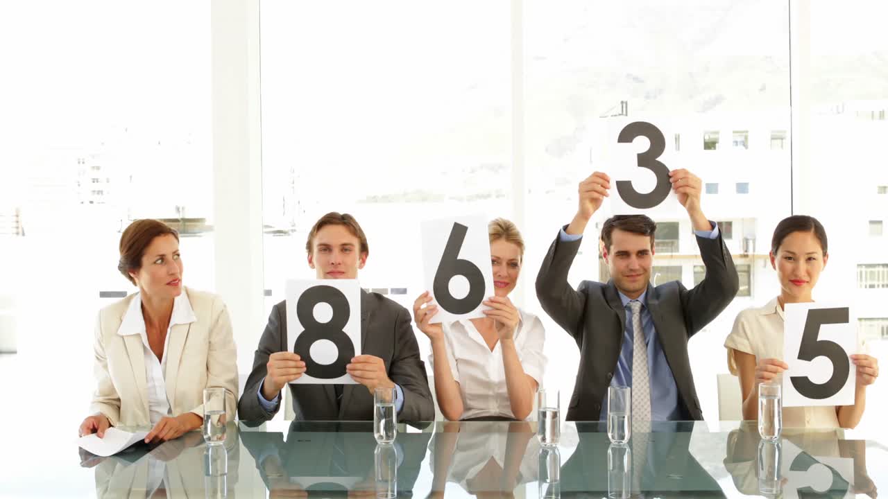 интервью-панель держит баллы