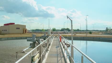 laps de temps de la passerelle du réservoir de clarification en rotation