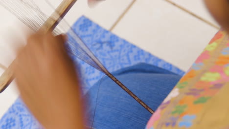 zapotec women weaving craft in oaxaca