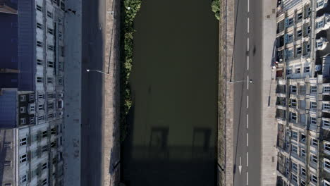 Buildings-along-Vilaine-river,-Rennes-in-France