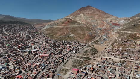 potosí ciudad sudamericana bolivia mina de plata nacional de la moneda boliviana ciudad minera de potosí vista aérea de avión no tripulado