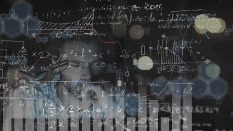 hombre pensando en ecuaciones matemáticas.