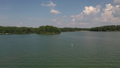 Luftaufnahme-Des-Lake-Lanier-In-Cumming,-Georgia