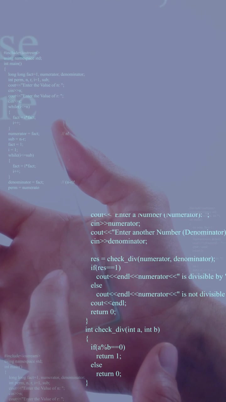 Vertikal video: Hånd holder glasspanel, klyper kanten og får C++-kode til å zoome inn på tokens.