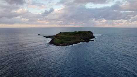 Vista-Aérea-De-La-Isla-Cook-En-La-Región-Del-Río-Norte,-Nueva-Gales-Del-Sur,-Australia