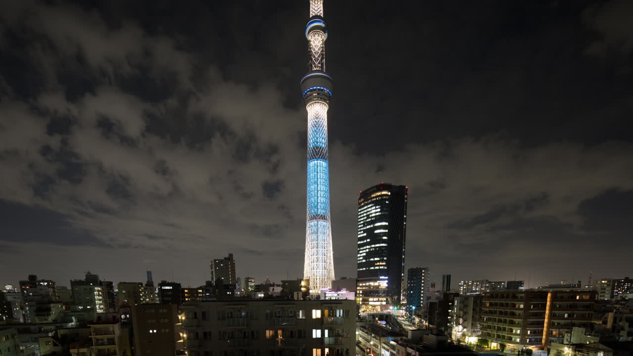 Sky Tree Notte 00
