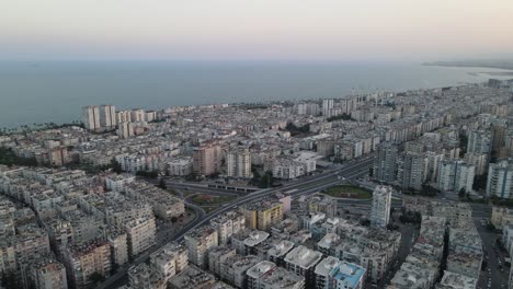 Intersección-De-La-Carretera-De-La-Ciudad-Del-Mar