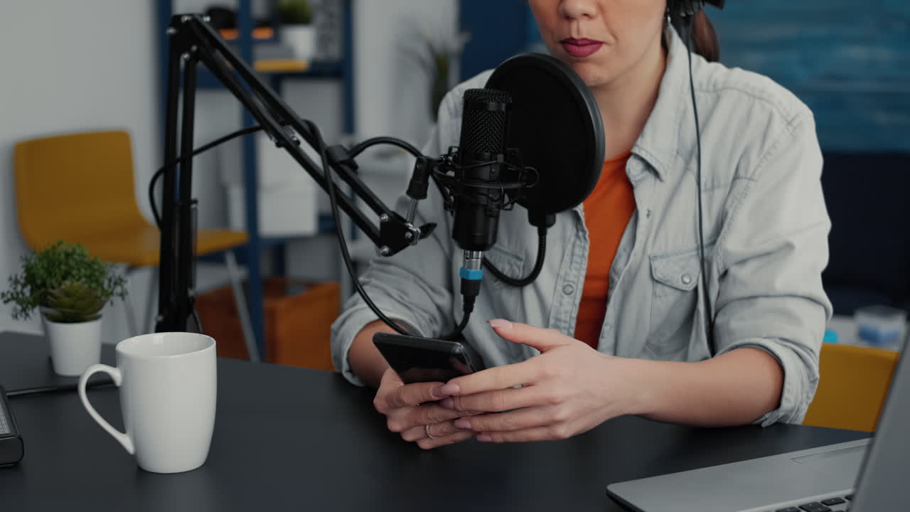 Famous online live radio talk show using smartphone to answer audience messages