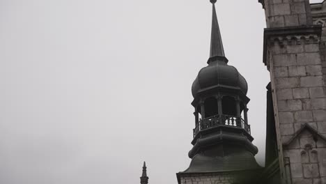 Detail-shot-of-iconic-cathedral-in-mountains