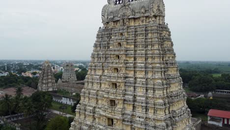 una majestuosa vista aérea del templo sri kanchi kamakshi amman en kanchipuram, tamil nadu