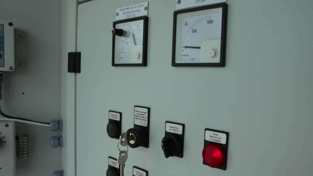 스위치 및 지표를 가진 전기 컨트롤 패널