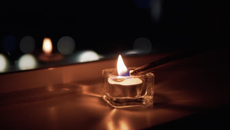 Iluminación-De-La-Lámpara-De-Vela-Durante-El-Festival-De-Diwali-En-La-Noche