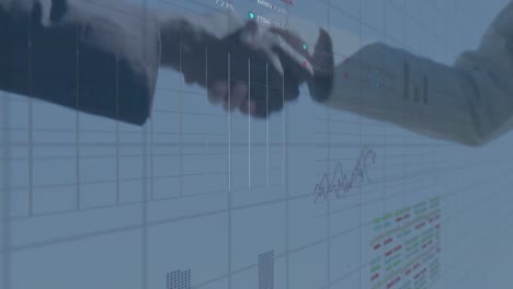 animación de múltiples gráficos y tableros de negociación sobre diversos empresarios que se dan la mano