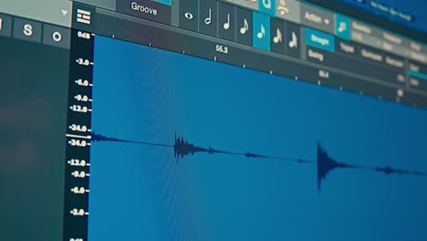 ingeniero de sonido en estudio haciendo música, dj popular asiático trabajando en estudio de radiodifusión o productor de música trabajando en studio de grabación, sala de ensayo, producción de audio.