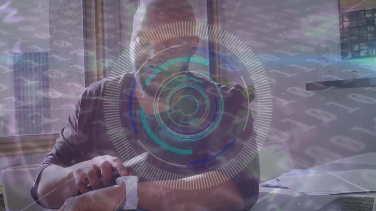 animación de codificación binaria sobre el hombre usando teléfono inteligente y reloj inteligente