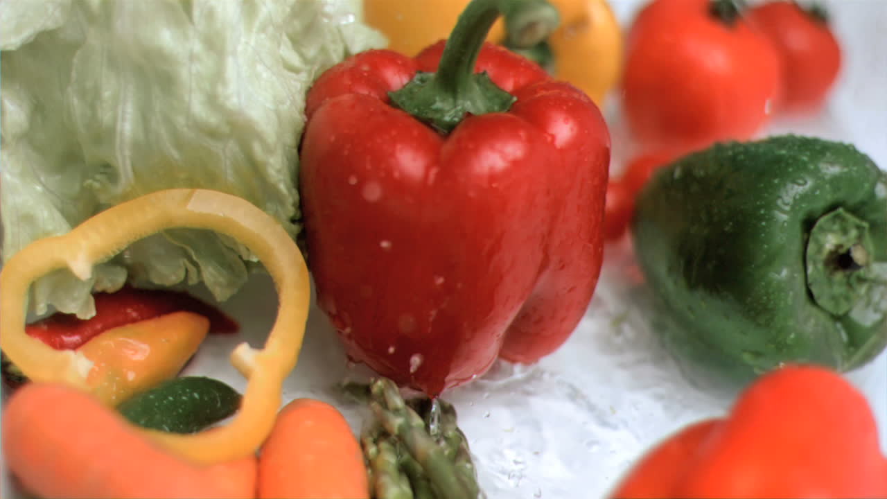 Pepper falling down in super slow motion