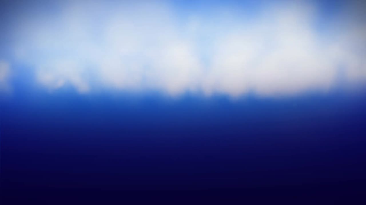 Nube blanca en el cielo azul