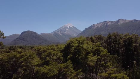 Vista-Aérea-De-La-Naturaleza-Majestuosa-En-Argentina,-América-Del-Sur