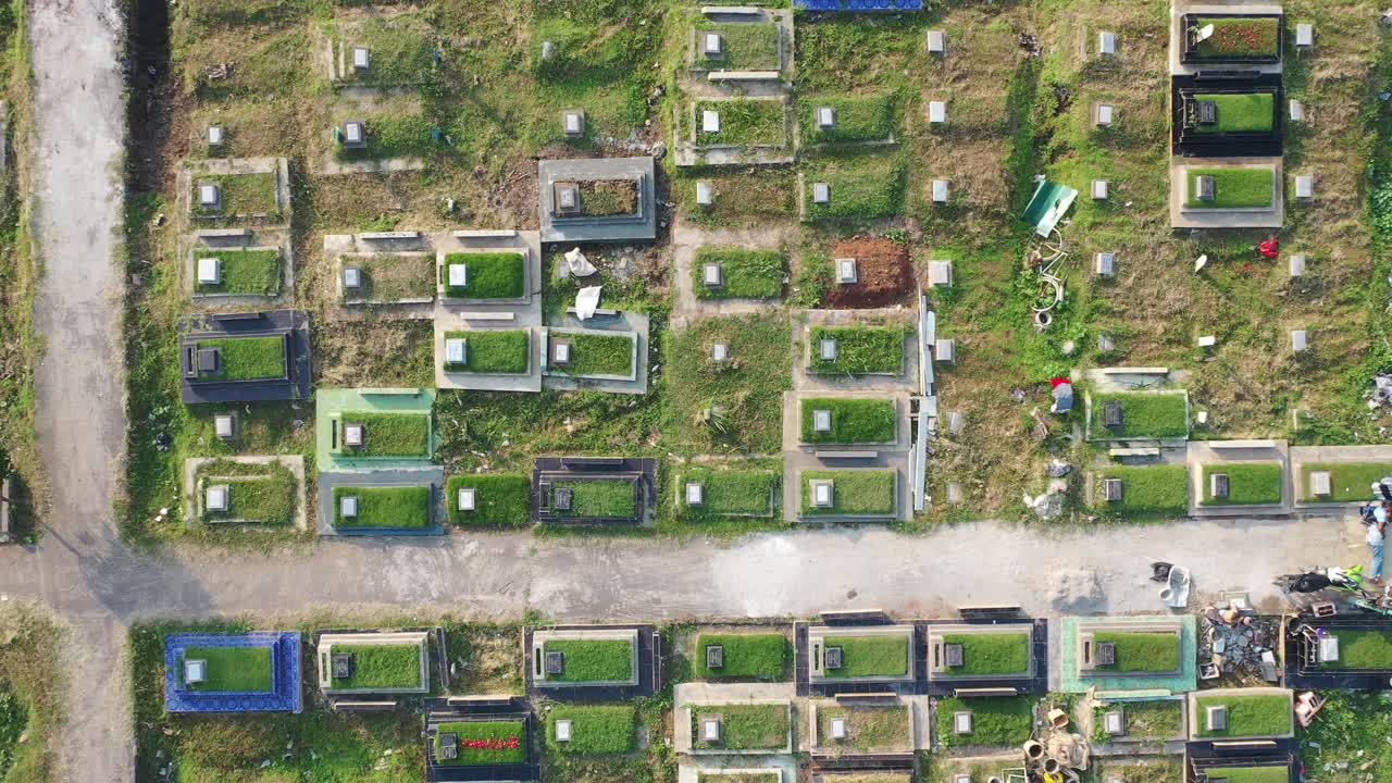 묘지 의 공중 에서 볼 수 있는 모습