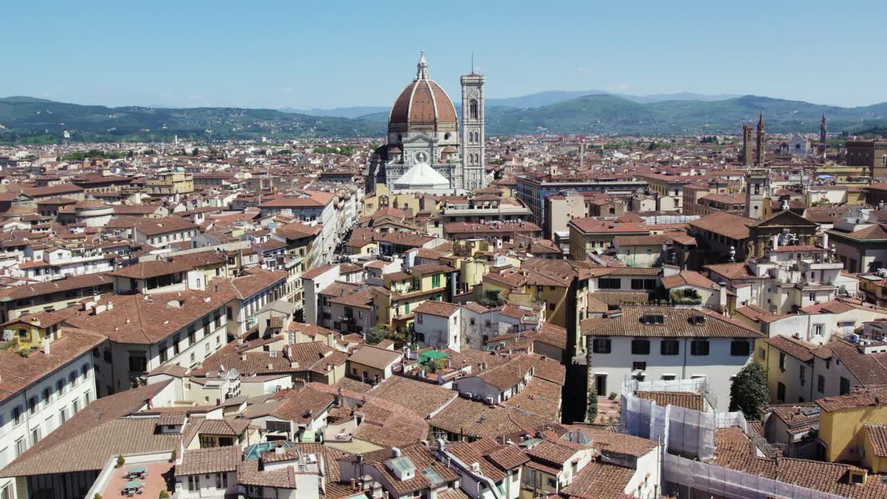 Veduta aerea della famosa Cattedrale di Firenze in una città patrimonio dell'UNESCO.