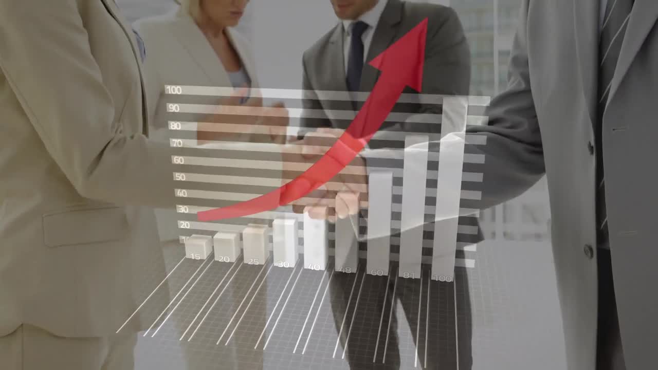 procesamiento de datos estadísticos contra un hombre de negocios caucásico y una mujer de negocios que se dan la mano