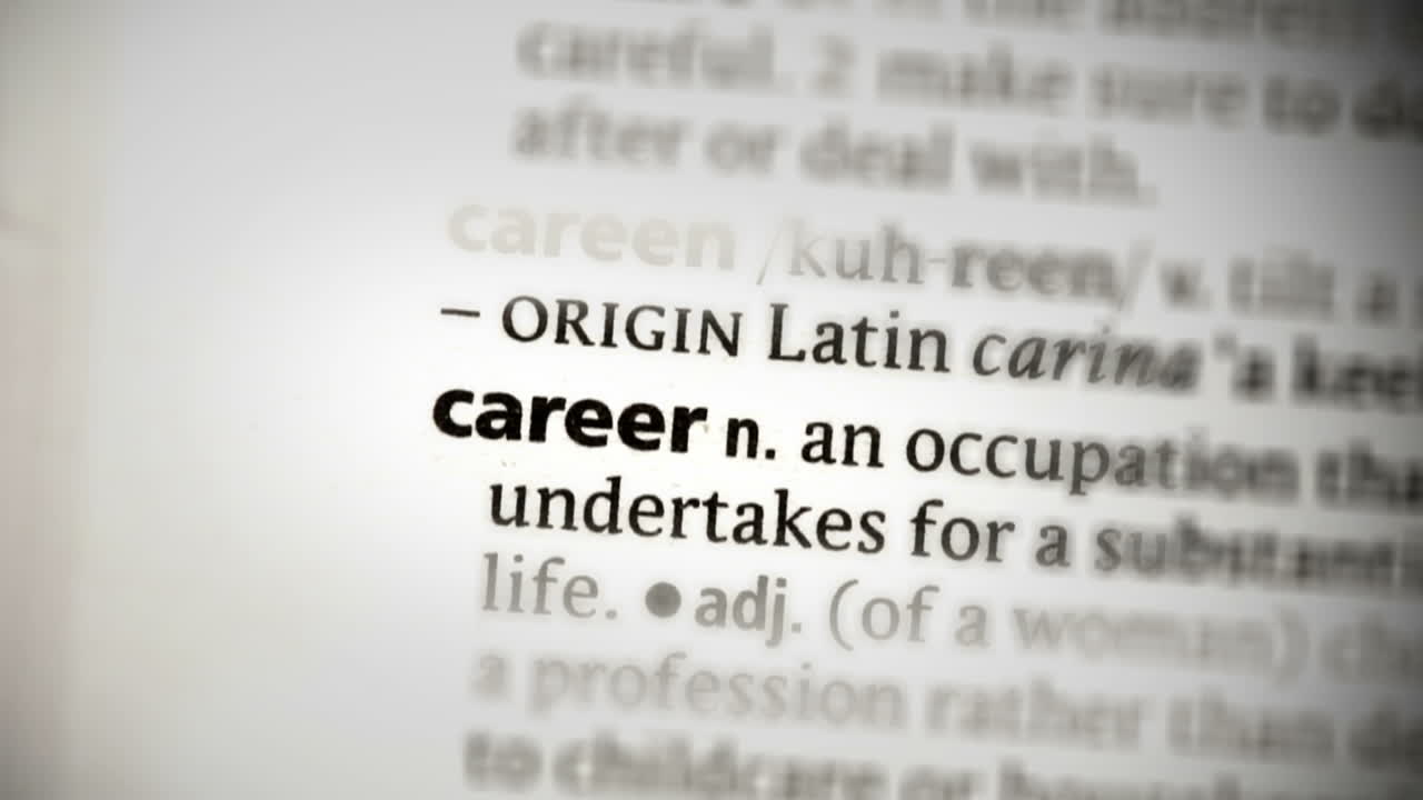 se centra en la carrera