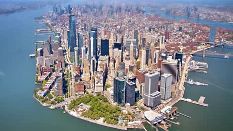 New-York-skyline-daytime-establishment,-magnificient-NY-city-NYC-aerial-shot,-big-apple-animated,-day,-USA,-the-new-yorker,-empire-state,-Financial-District-in-Lower-Manhattan,-waterfront