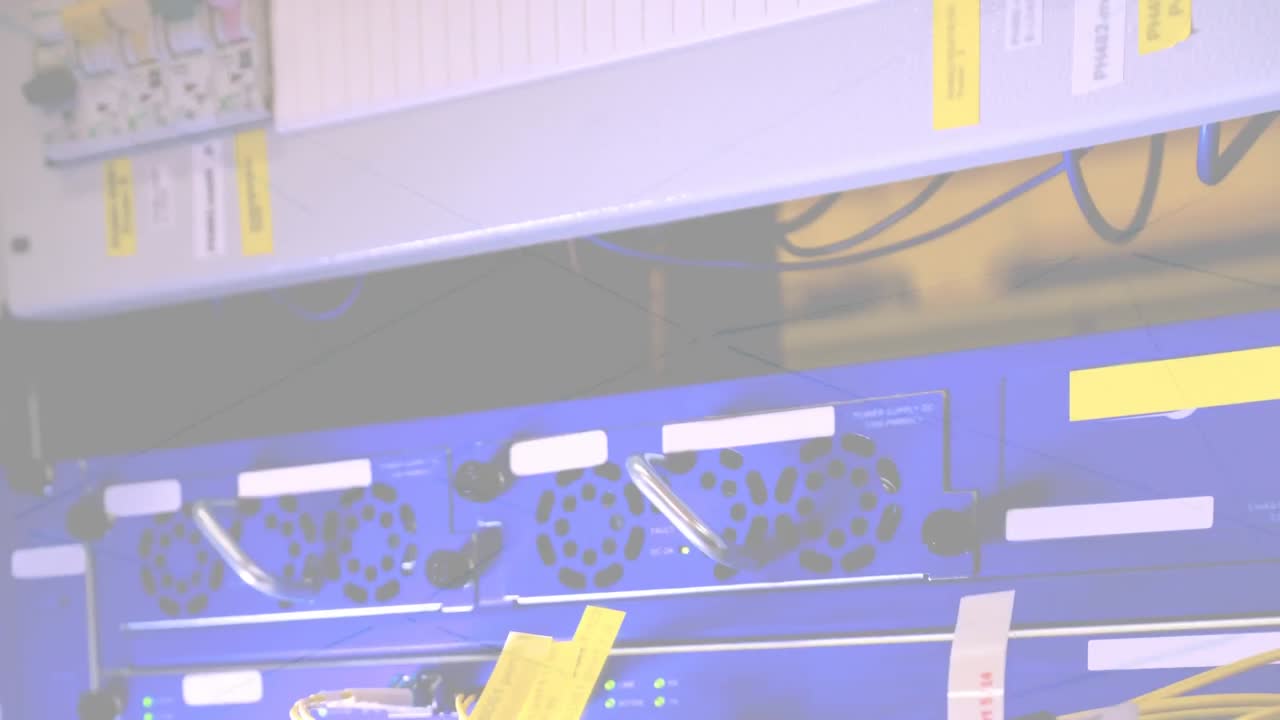 컴퓨터 서버 하드웨어의 애니메이션은 희미한 색조로