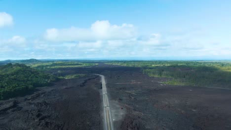 Drohnenansicht-Der-Autobahn-Auf-Der-Großen-Insel-Hawaii_usa