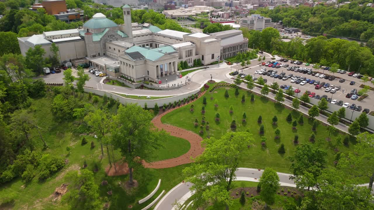 Aerial reveal of the Cincinnati Art Museum and downtown Cincinnati