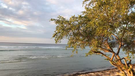 Beautiful-beach-sunset-in-Gili-Trawangan,-Bali,-Lombok,-Indonesia