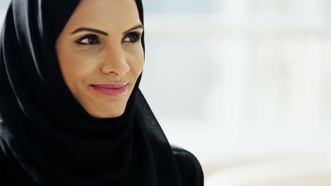 portrait international emirati business female wearing national dress