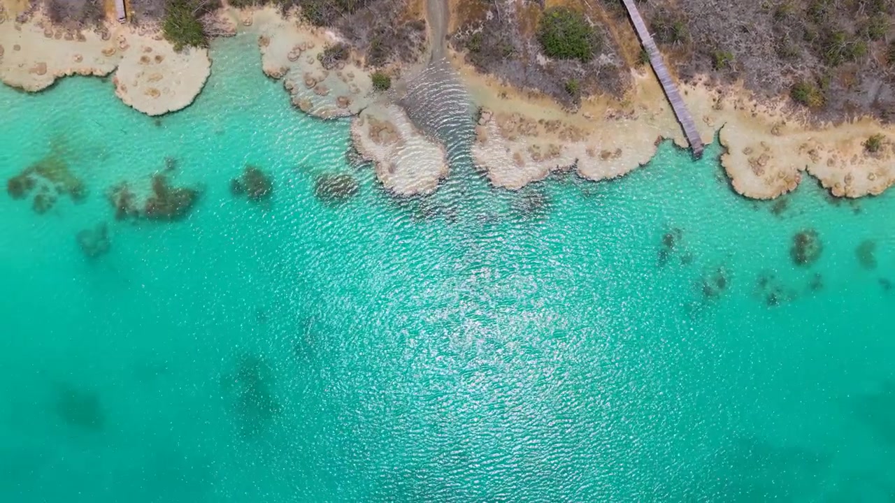 Costa cristallina della Laguna dei Sette Colori.