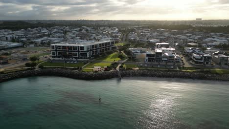 Vista-Aérea-De-Coogee-Y-Los-Suburbios-De-La-Ciudad-De-Perth-En-El-Oeste-De-Australia